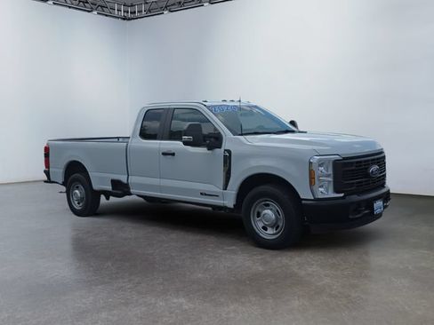 Used 2024 Ford F350 XL w/ 360-Degree Camera Package RWD image 7