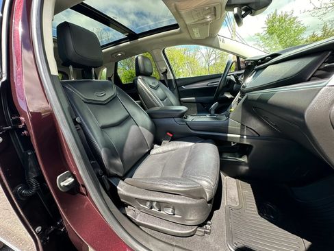 Used 2017 Cadillac XT5 Luxury w/ Driver Awareness Package AWD/4WD image 15