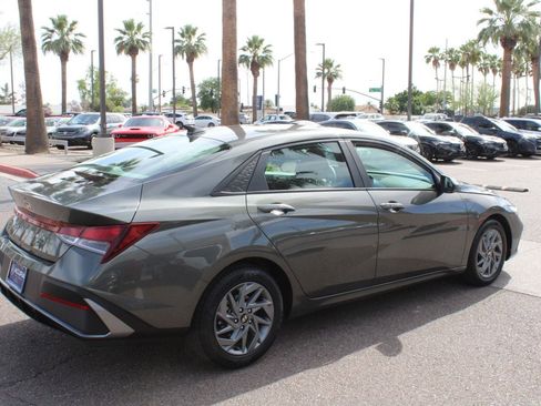 Used 2024 Hyundai Elantra SEL image 5