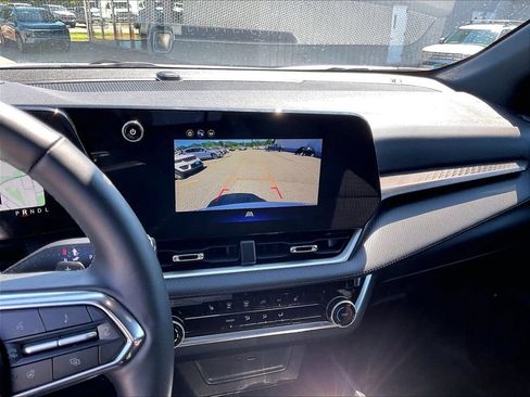 Used 2025 Chevrolet Equinox LT AWD/4WD image 19