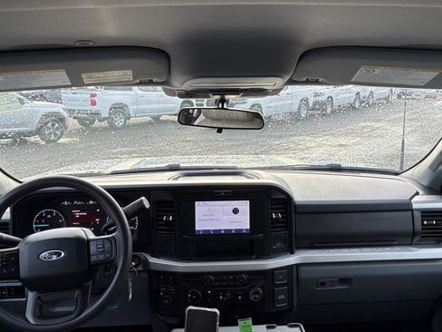 Used 2025 Ford F350 XLT image 18