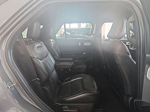 Used 2022 Ford Explorer Platinum w/ Equipment Group 601A AWD/4WD image 35