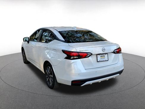 Used 2025 Nissan Versa SV image 5