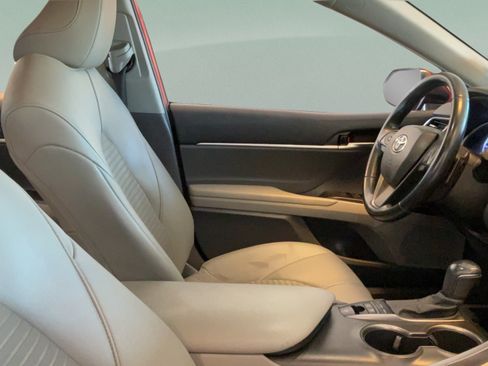 Used 2022 Toyota Camry SE w/ Audio Upgrade Package FWD image 39