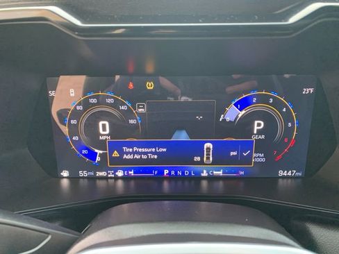 Used 2024 Chevrolet Colorado LT w/ LT Convenience Package II image 18