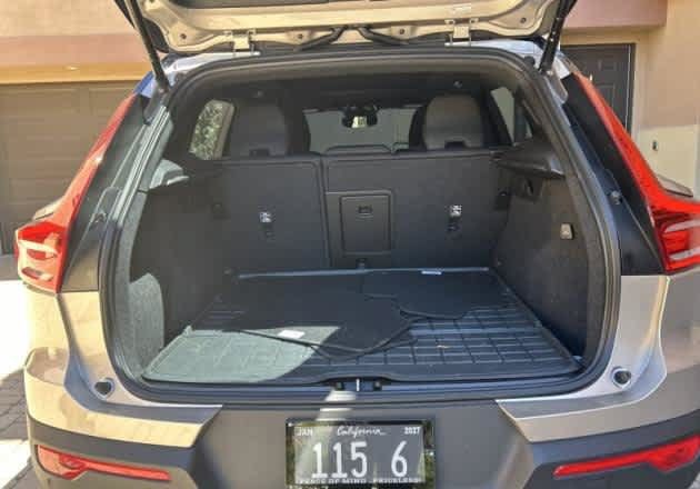 Used 2024 Volvo XC40 Recharge Ultimate w/ Protection Package Premier AWD/4WD image 8