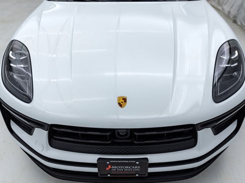 Used 2023 Porsche Macan AWD/4WD image 33