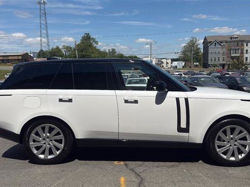Used 2025 Land Rover Range Rover SE AWD/4WD image 13