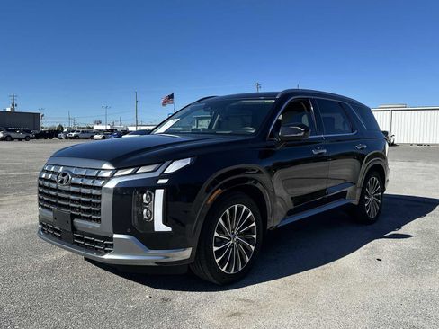 Used 2023 Hyundai Palisade Calligraphy image 4
