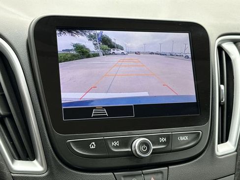Used 2025 Chevrolet Malibu LT FWD image 23