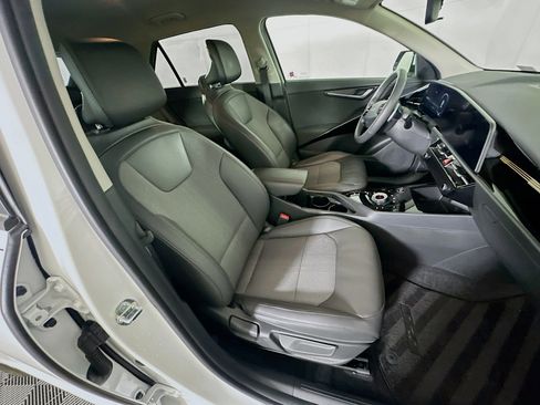 Used 2023 Kia Niro Wind w/ Wind Preserve Package image 30