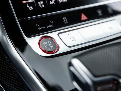 Used 2022 Audi SQ8 Prestige w/ Prestige Package image 26