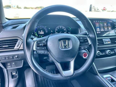 Used 2022 Honda Accord Touring image 17