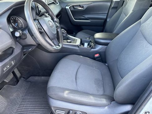 Used 2021 Toyota RAV4 XLE AWD/4WD image 13