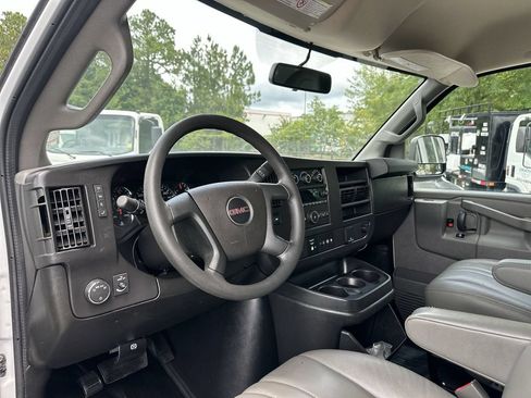 Used 2021 GMC Savana 2500 RWD image 10