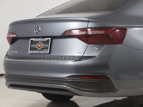Used 2024 Volkswagen Jetta SE w/ Panoramic Sunroof Package FWD image 39