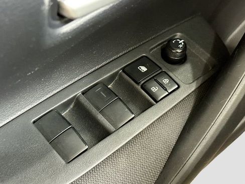Used 2020 Toyota Corolla LE FWD image 15