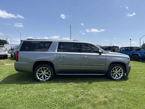 Used 2020 Chevrolet Suburban Premier AWD/4WD image 6