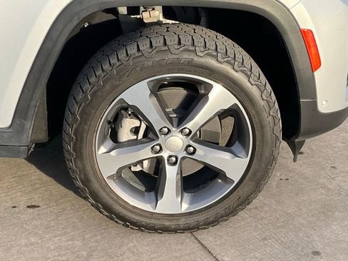 Used 2022 Jeep Grand Cherokee Limited 4xe w/ Luxury Tech Group II image 6