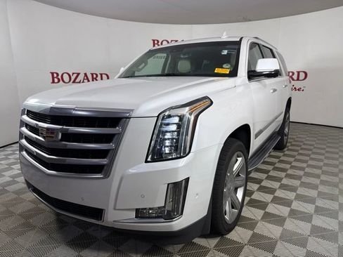 Used 2019 Cadillac Escalade Luxury RWD image 4