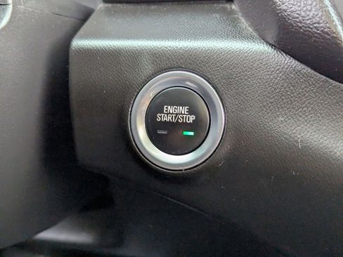 Used 2021 GMC Terrain SLT image 30