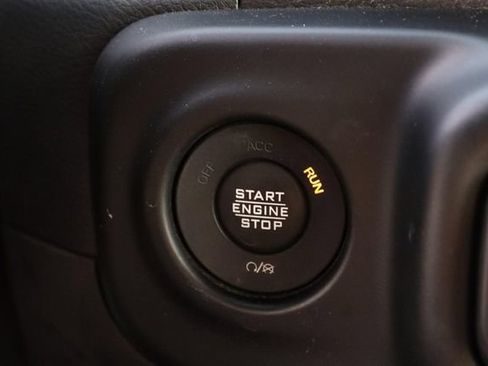 Used 2021 Jeep Gladiator Overland AWD/4WD image 14