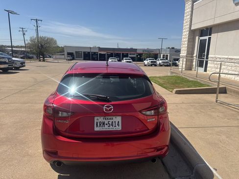 Used 2017 MAZDA MAZDA3 Sport image 5