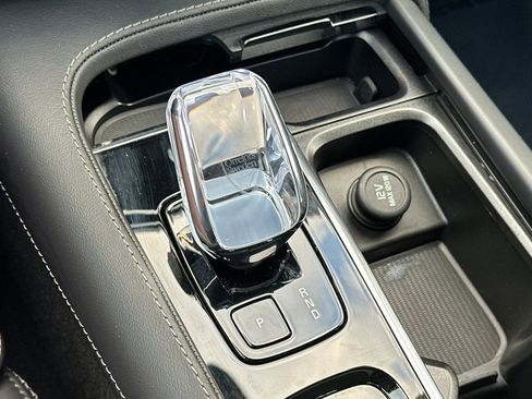 Certified 2025 Volvo XC90 B6 Ultra w/ Protection Package Premier image 26