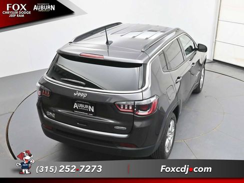 Used 2022 Jeep Compass Latitude w/ Convenience Group AWD/4WD image 30