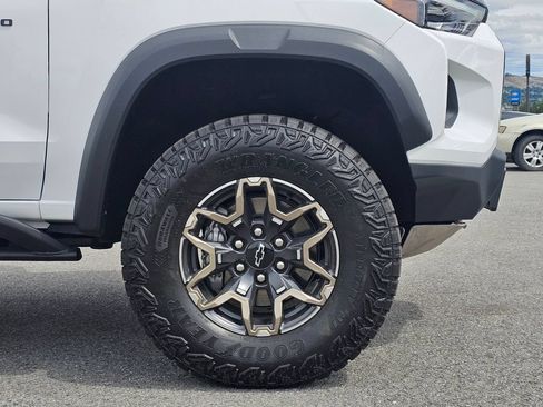 Certified 2026 Chevrolet Colorado ZR2 w/ Technology Package AWD/4WD image 18