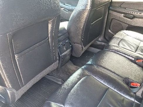 Used 2017 Ford Explorer XLT w/ Equipment Group 202A AWD/4WD image 19