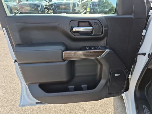 Used 2019 Chevrolet Silverado 1500 LT Trail Boss AWD/4WD image 19