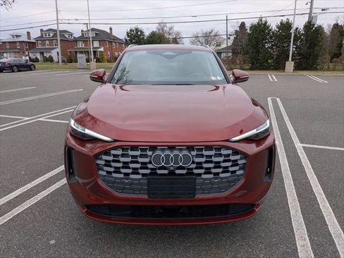 Certified 2025 Audi Q5 Premium Plus w/ Premium Plus AWD/4WD image 2