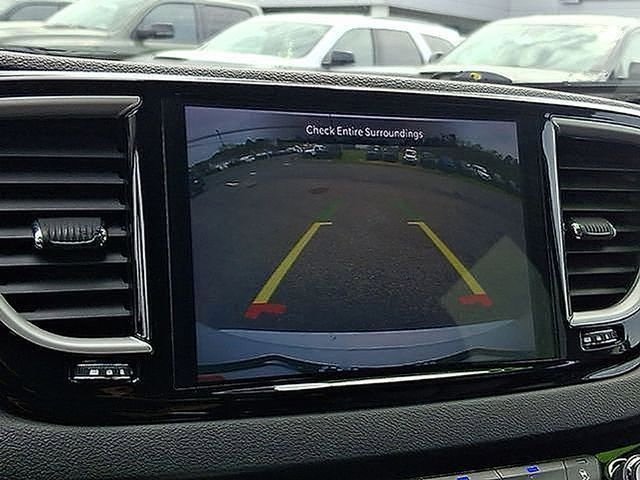 Used 2024 Chrysler Pacifica Touring-L FWD image 22