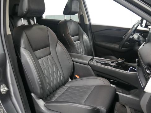 Used 2022 Nissan Rogue Platinum w/ Head-Up Display Package image 15