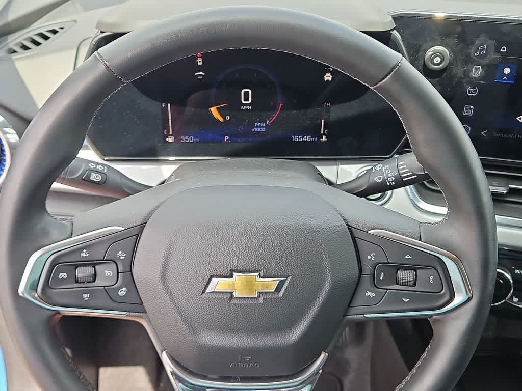 Used 2025 Chevrolet Trax LT w/ Driver Confidence Package FWD image 19