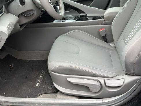 Used 2024 Hyundai Elantra SEL w/ Convenience Package FWD image 13