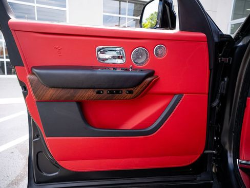 Used 2019 Rolls-Royce Cullinan AWD/4WD image 24