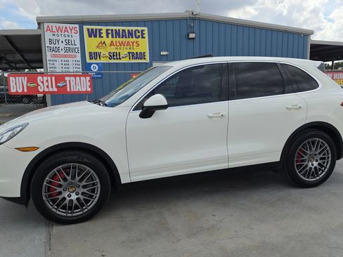 Used 2011 Porsche Cayenne Turbo image 1