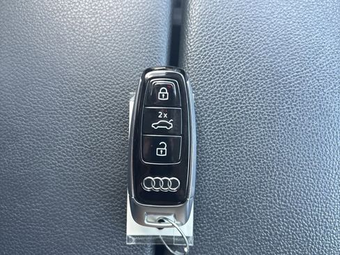 Used 2023 Audi A8 L 3.0T image 19