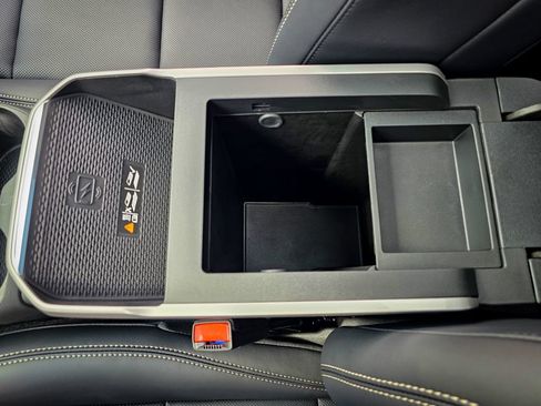 New 2027 GMC Terrain Elevation w/ Elevation Premium Package AWD/4WD image 30