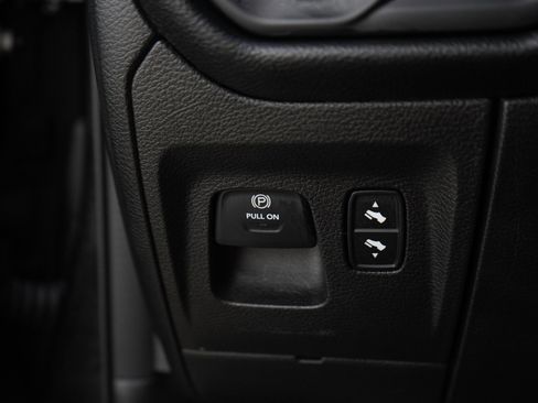 Used 2020 RAM 1500 Laramie AWD/4WD image 25