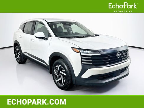 Used 2025 Nissan Kicks SV FWD image 1