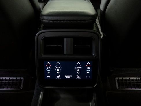 Used 2020 Porsche Taycan Turbo S image 22