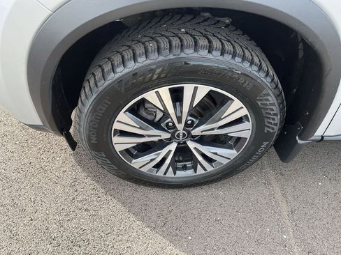 Used 2023 Nissan Rogue SV AWD/4WD image 10