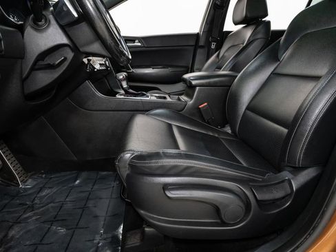 Used 2020 Kia Sportage S w/ S Sunroof Package image 11