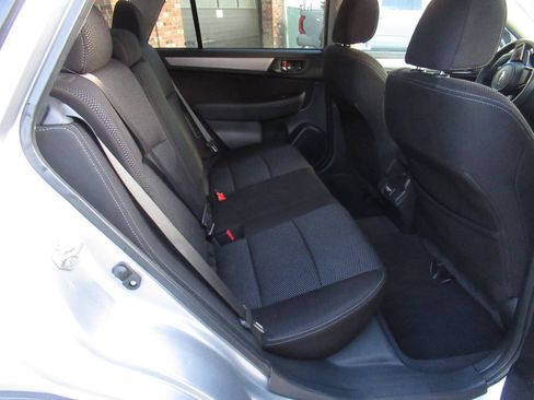 Used 2018 Subaru Outback 2.5i Premium AWD/4WD image 6