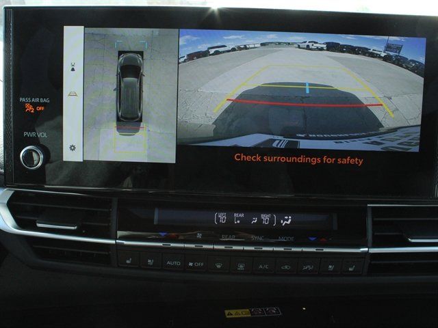 Used 2026 Toyota Sienna Platinum AWD/4WD image 36