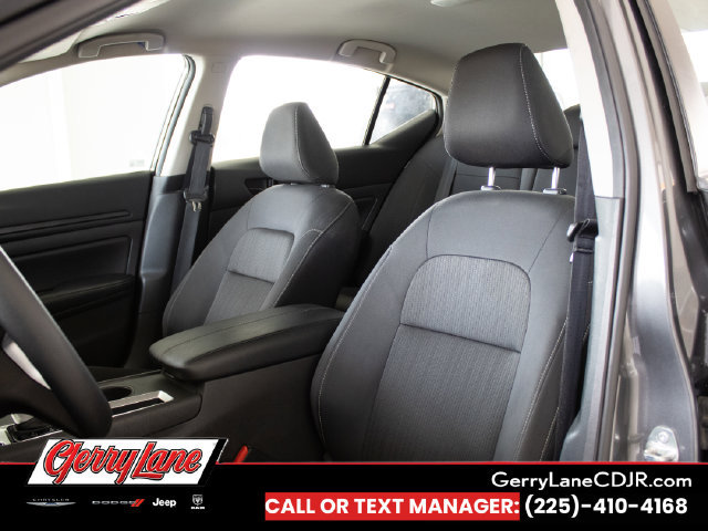Used 2025 Nissan Altima 2.5 SV FWD image 12