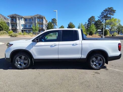 Used 2025 Honda Ridgeline TrailSport image 6